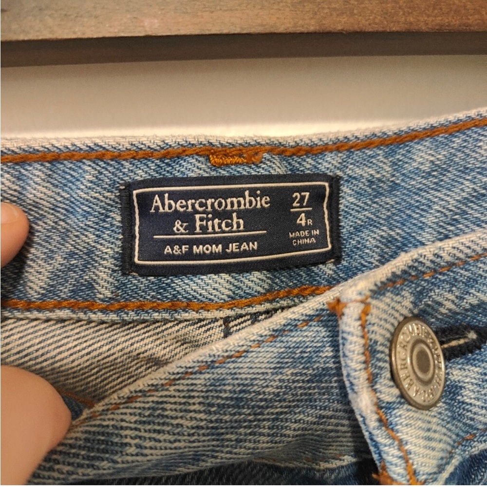 Abercrombie & Fitch High Rise Mom Jeans Distressed With Raw Hem